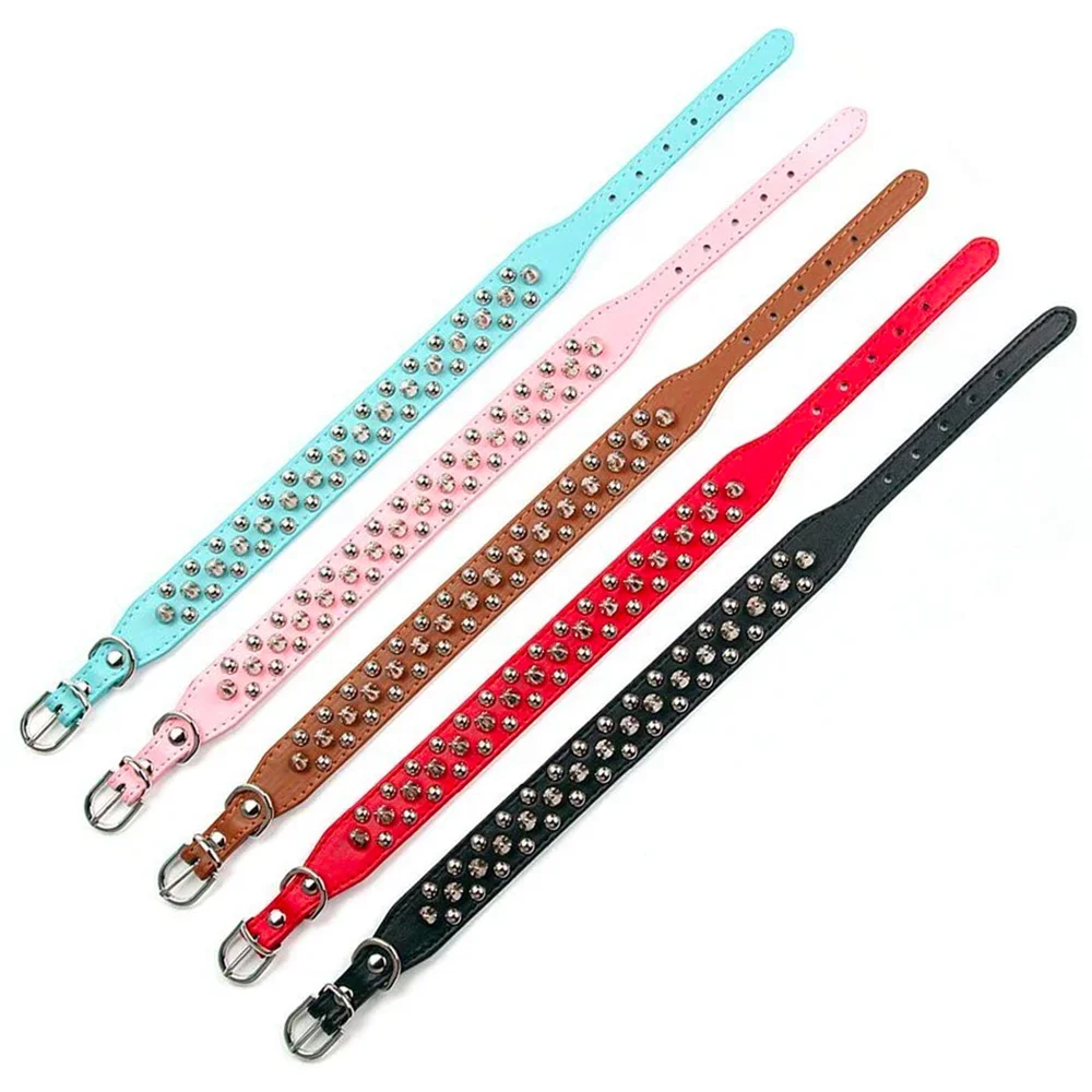 Collare per cane e gatto in pelle PU regolabile con rivetti punk e punte