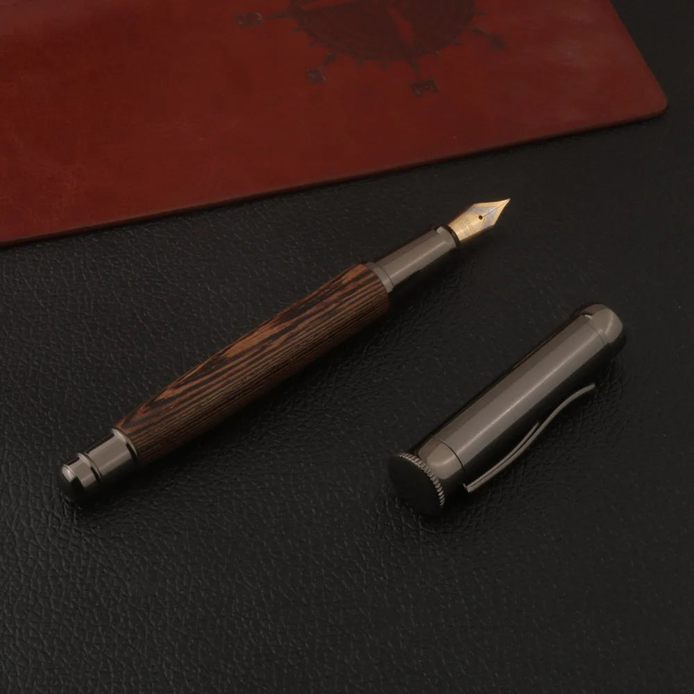 Penna stilografica in legno con motivo tigre grigio – punta 0,5 mm, 32 g