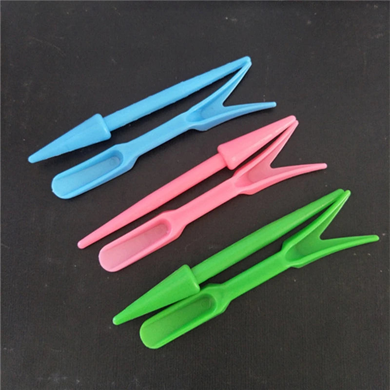 Set da 4 attrezzi in plastica per giardinaggio: pala, secchiello, cucchiaio e…