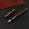 Penna stilografica in legno con motivo tigre grigio – punta 0,5 mm, 32 g