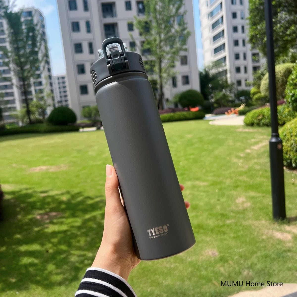 Thermos da 600/750 ml in acciaio inox con cannuccia – Mantiene caldo e freddo